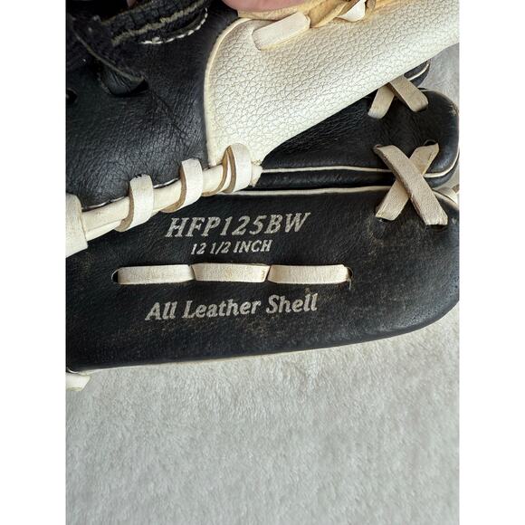 Rawlings Highlight 12.5 inch Baseball Softball Glove Black White HFP125BW RHT‎ - Picture 2 of 7